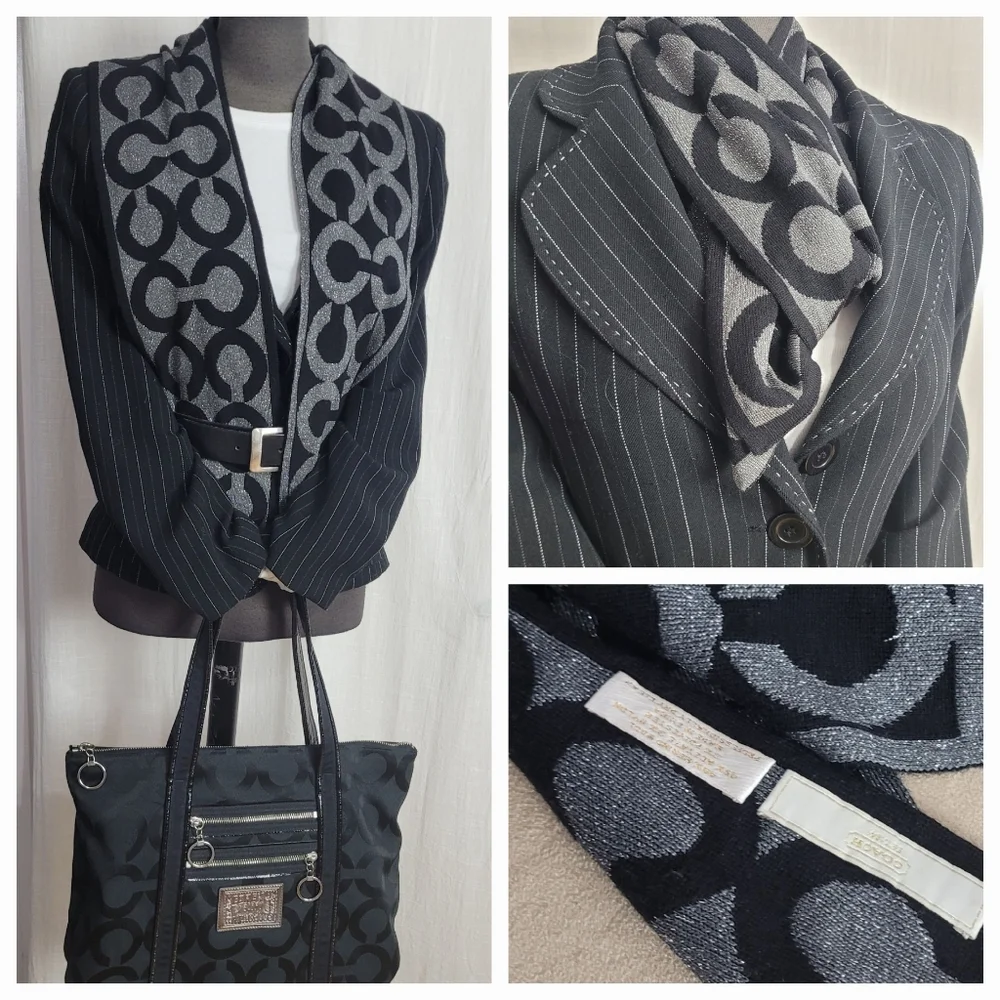 Coach Reversible SCARF - Picture 4 of 8